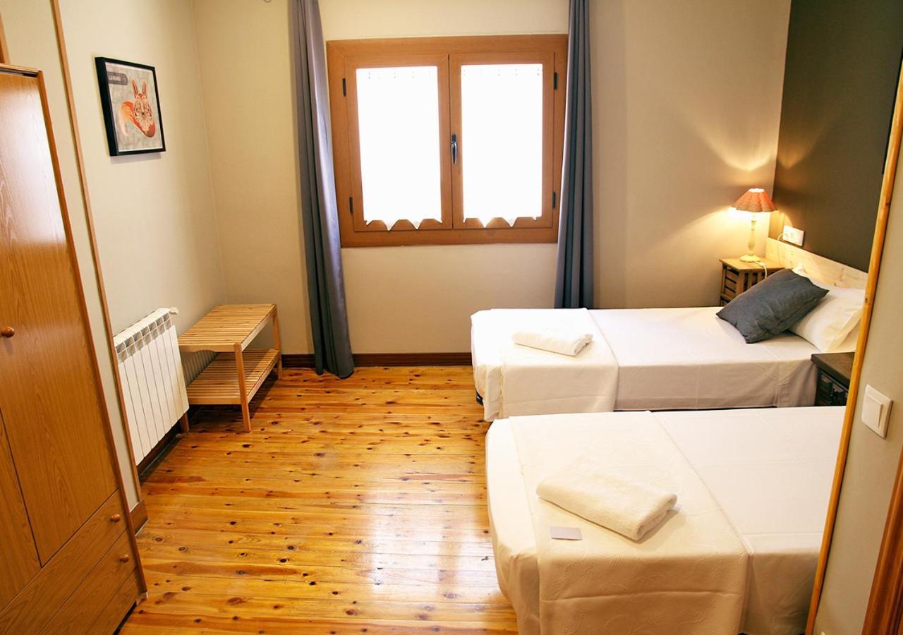 Hostal Fonda Prat Puigcerdà Buitenkant foto
