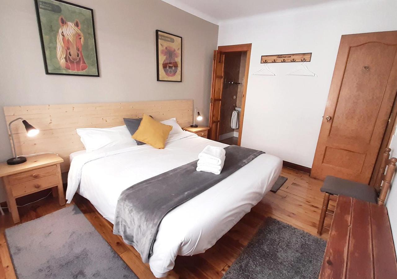 Hostal Fonda Prat Puigcerdà Buitenkant foto