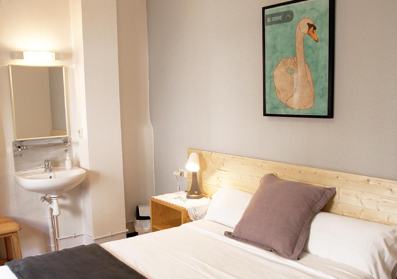 Hostal Fonda Prat Puigcerdà Buitenkant foto