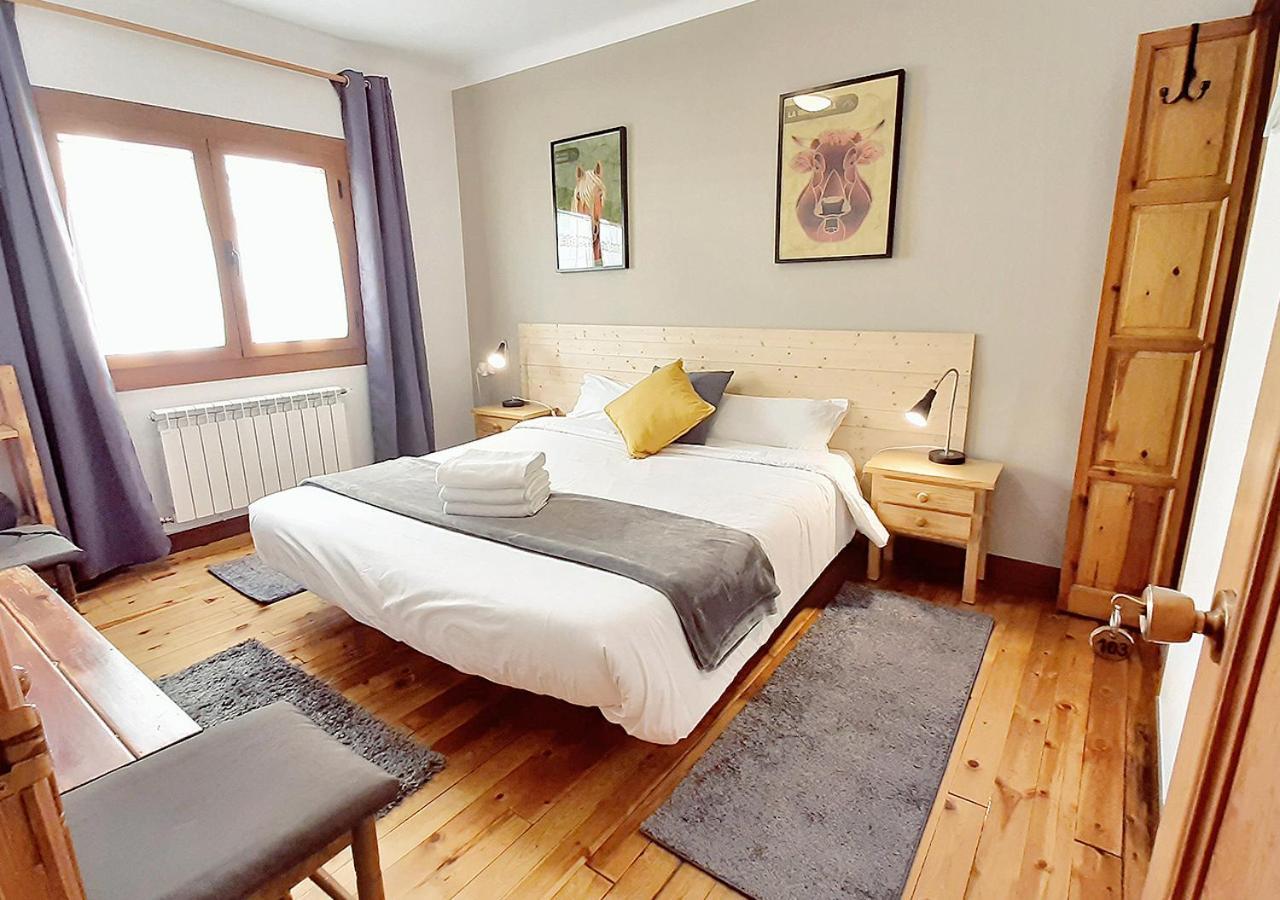 Hostal Fonda Prat Puigcerdà Buitenkant foto