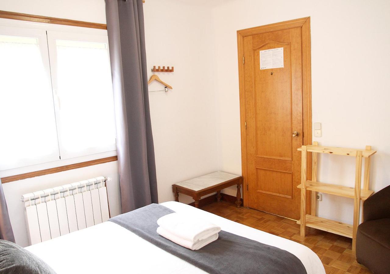 Hostal Fonda Prat Puigcerdà Buitenkant foto