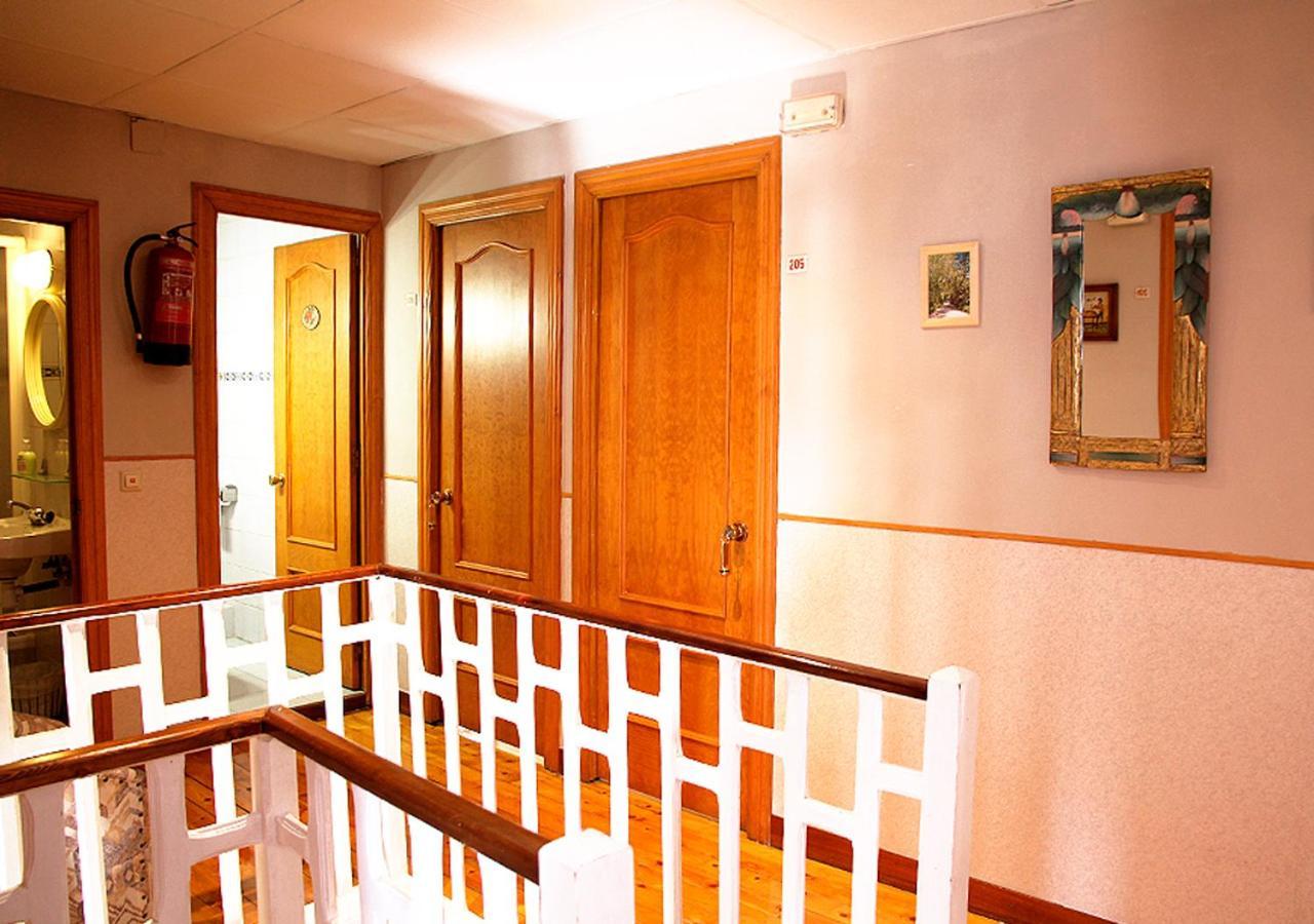 Hostal Fonda Prat Puigcerdà Buitenkant foto